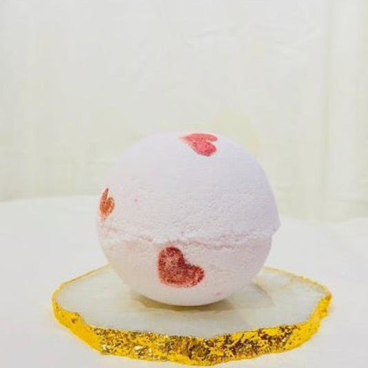 Little heart bath bomb by Kaura India